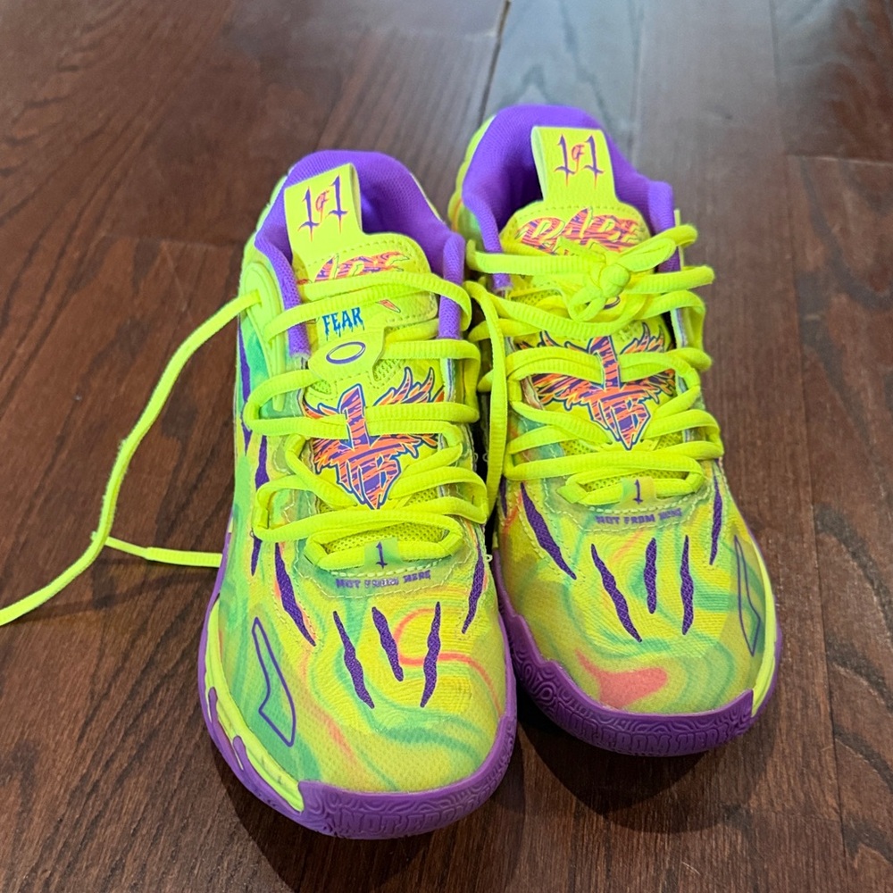 Puma lomelo size 4 brand new sneakers